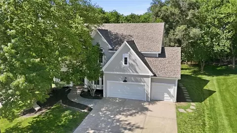 2634 SW Wintervalley Dr, Lees Summit, MO 64081
