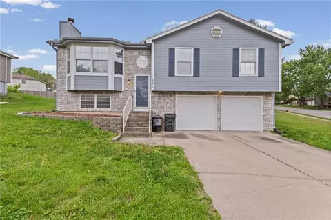 600 SE Steeple Ct, Blue Springs, MO 64014