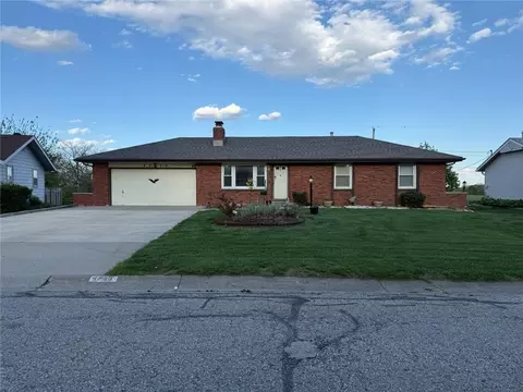 4733 Bond St, Shawnee, KS 66203