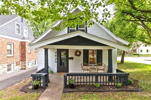 2625 W 47th Ter, Westwood, KS 66205