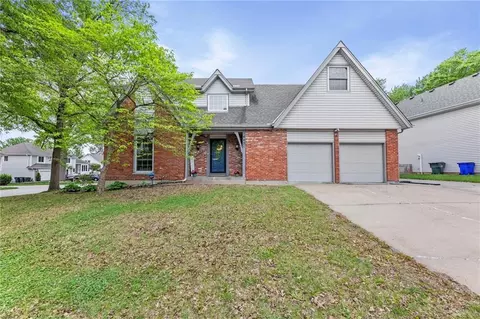 14421 S Cottonwood Dr, Olathe, KS 66062