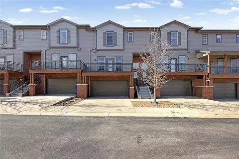 5245 Overland Dr #B25, Lawrence, KS 66049