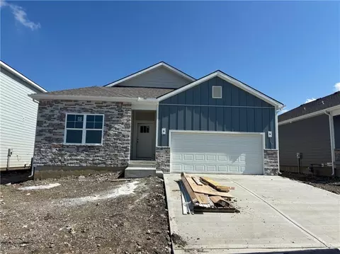 25236 W 177th Ter, Gardner, KS 66030