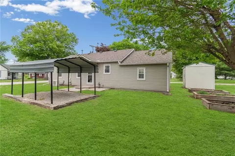 Exterior - 200 E 5th St, Norborne, MO 64668 photo 6 of 7