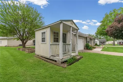 Exterior - 200 E 5th St, Norborne, MO 64668 photo 2 of 7