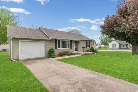 Exterior - 200 E 5th St, Norborne, MO 64668 photo 1 of 7