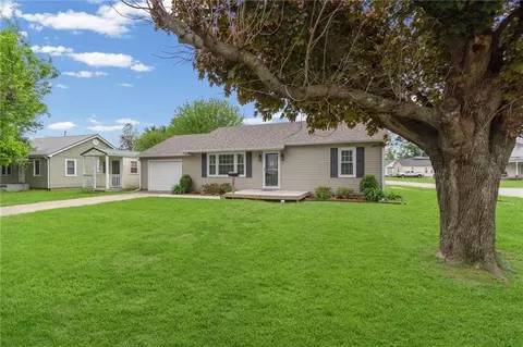 200 E 5th St, Norborne, MO 64668