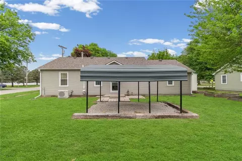 Exterior - 200 E 5th St, Norborne, MO 64668 photo 5 of 7