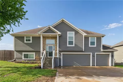 10503 Augusta Dr, Kansas City, KS 66109