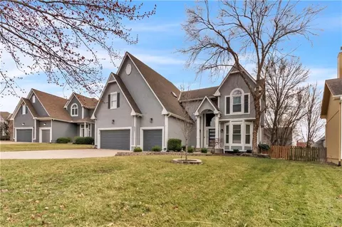 8007 W 131st Ter, Overland Park, KS 66213