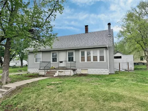 1428 Cedar St, Trenton, MO 64683