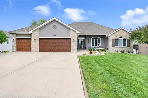 18152 Cypress Bnd, Basehor, KS 66007