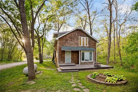 73100 Hillcrest Dr, Trenton, MO 64683