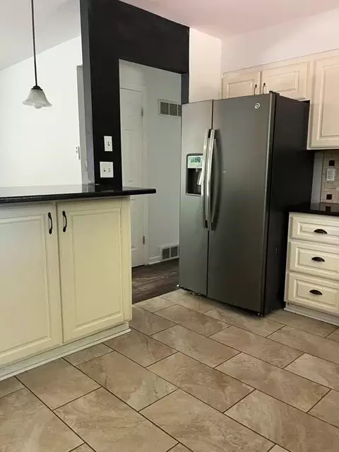 Kitchen - 8958 E 54th St, Raytown, MO 64133 photo 4 of 4