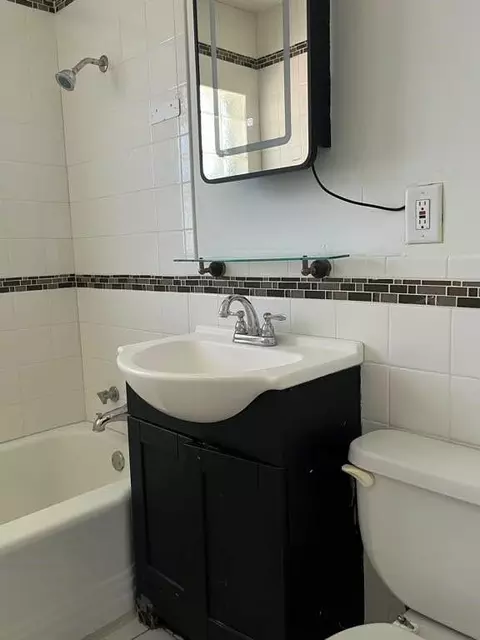 Bath - 8958 E 54th St, Raytown, MO 64133 photo 2 of 3