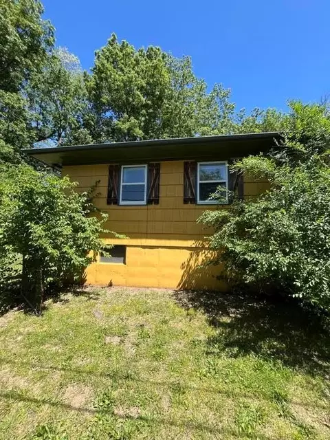 Exterior - 8958 E 54th St, Raytown, MO 64133 photo 3 of 5