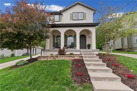 314 Fawn Ln, Liberty, MO 64068