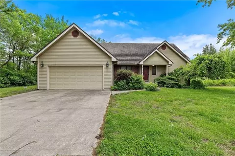 109 Allison Ct, Lawson, MO 64062