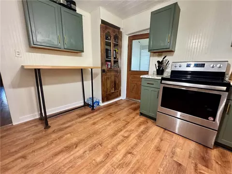Kitchen - 618 E Maple St, Columbus, KS 66725 photo 3 of 3