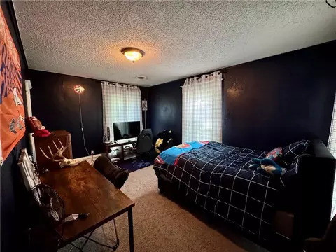 Bedroom - 618 E Maple St, Columbus, KS 66725 photo 2 of 7