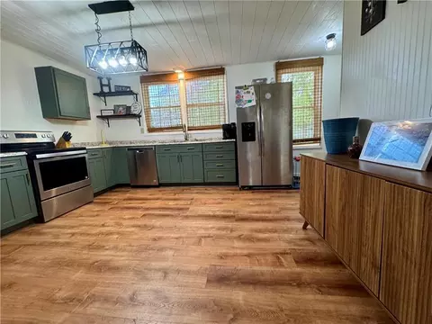 Kitchen - 618 E Maple St, Columbus, KS 66725 photo 1 of 3