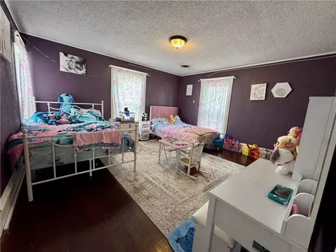 Bedroom - 618 E Maple St, Columbus, KS 66725 photo 4 of 7