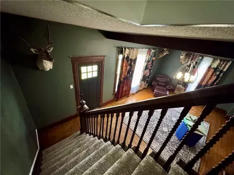 Entry Way - 618 E Maple St, Columbus, KS 66725 photo 2 of 3