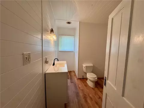 Bath - 618 E Maple St, Columbus, KS 66725 photo 3 of 5