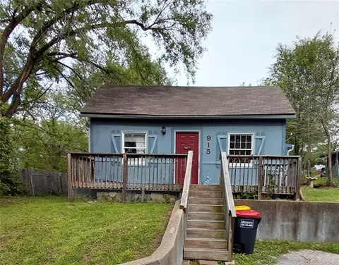915 Homestead Ave, Excelsior Springs, MO 64024