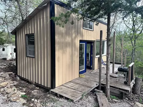 11123 Gamble Ct, Warsaw, MO 65355