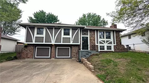 17213 E 6th Terrace Ct, Independence, MO 64056