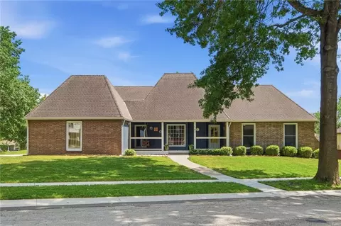 563 E 129th Ter, Kansas City, MO 64145