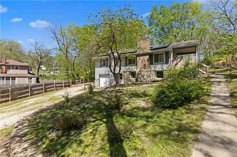 4135 NE Kelsey Rd, Kansas City, MO 64116