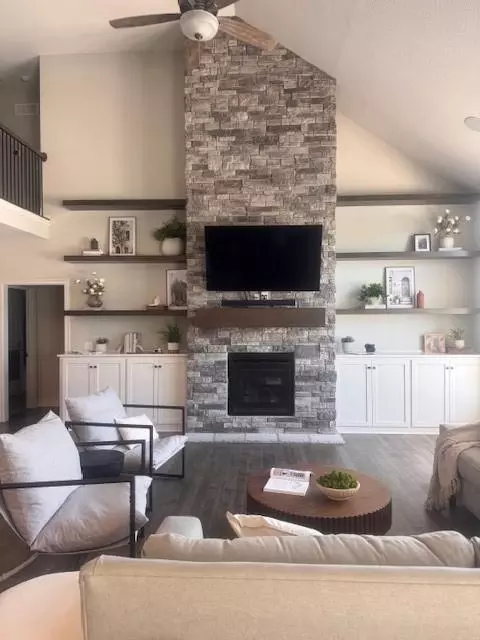 15063 Canton Rd, Gardner, KS 66030