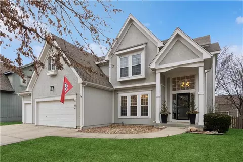 5104 W 158th St, Overland Park, KS 66224
