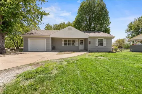 8505 Penner Ave, De Soto, KS 66018