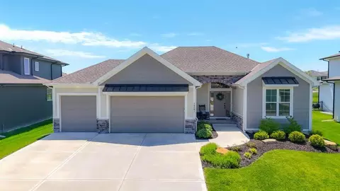 15291 W 172nd Pl, Olathe, KS 66062