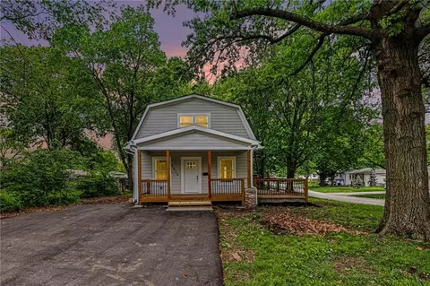 5615 Knox Ave, Merriam, KS 66203