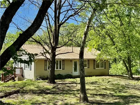 8967 259th St, Mclouth, KS 66054