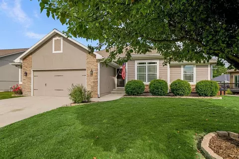 3211 N 123rd Ter, Kansas City, KS 66109