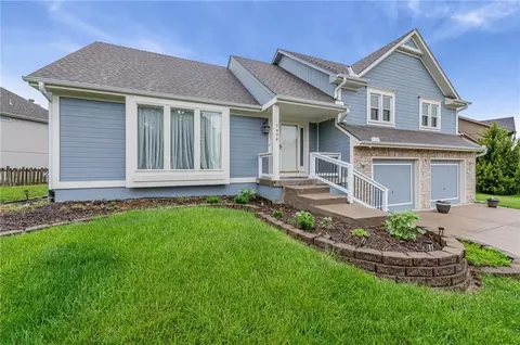 7408 N Sycamore Ave, Kansas City, MO 64158