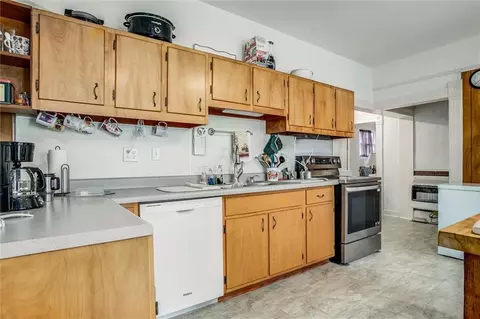 Kitchen - 207 Phelps St, Windsor, MO 65360 photo 2 of 4