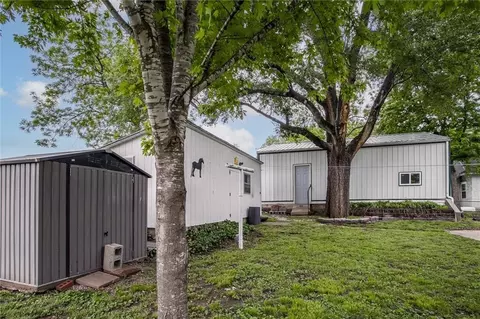 Exterior - 207 Phelps St, Windsor, MO 65360 photo 4 of 4