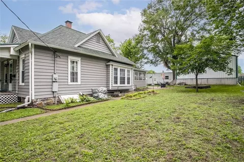 Exterior - 207 Phelps St, Windsor, MO 65360 photo 2 of 4
