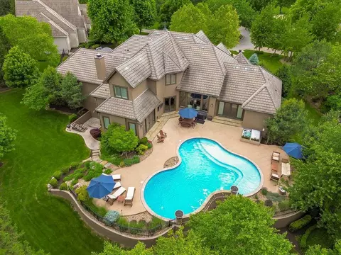 4600 W 146th St, Overland Park, KS 66224