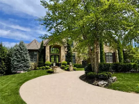 4600 W 146th St, Overland Park, KS 66224
