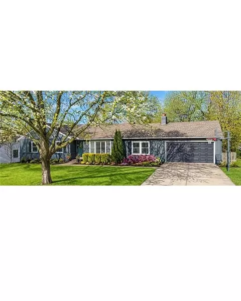 5826 Fontana Dr, Fairway, KS 66205