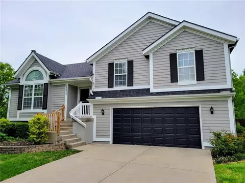 19026 W 163rd Pl, Olathe, KS 66062