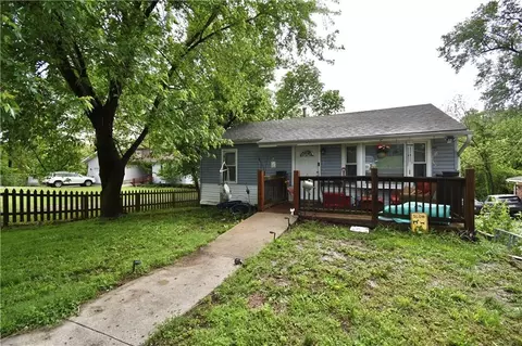 5239 N Bristol Ave, Kansas City, MO 64119