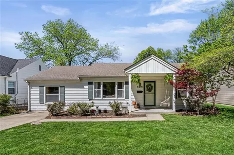 5316 W 49th St, Roeland Park, KS 66205